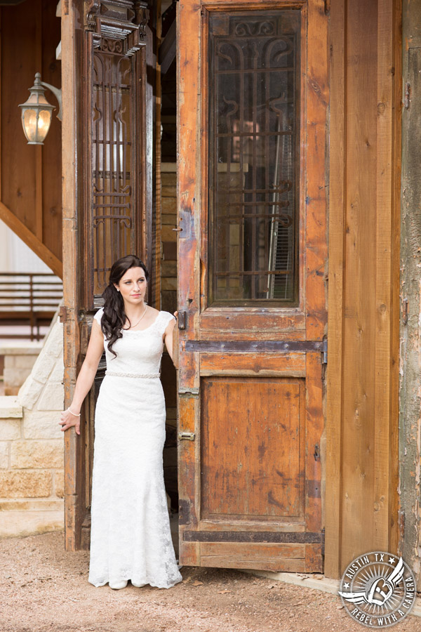 Bridal portraits at Kindred Oaks