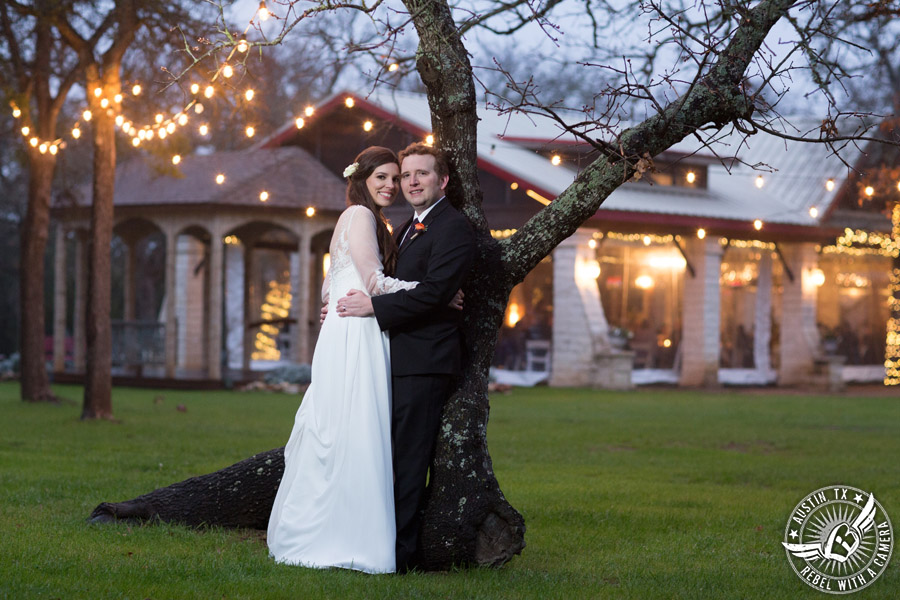 Winter wedding pictures at Kindred Oaks