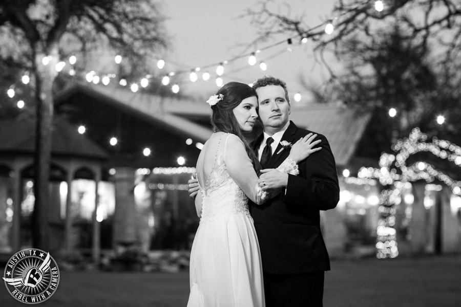 Winter wedding pictures at Kindred Oaks