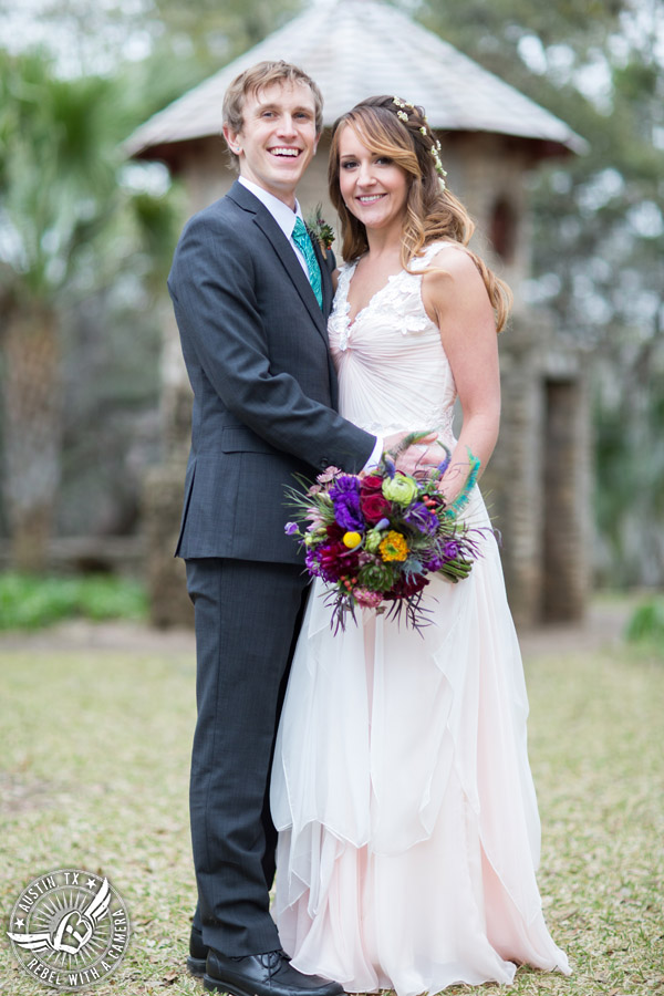 Whimsical Austin wedding pictures at Mayfield Park