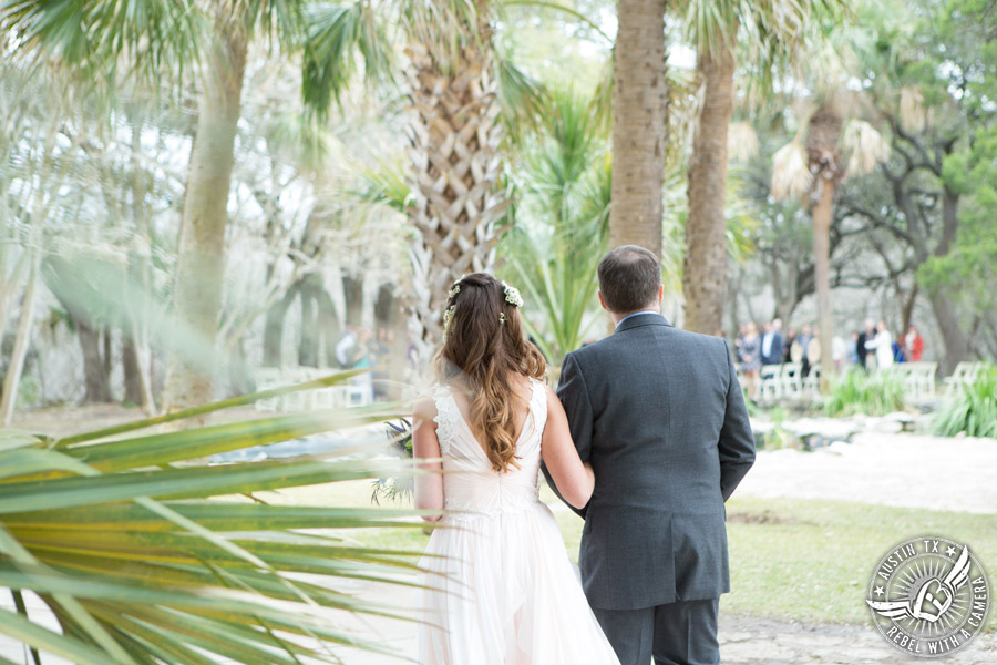 Whimsical Austin wedding pictures at Mayfield Park