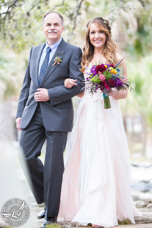 Whimsical Austin wedding pictures at Mayfield Park