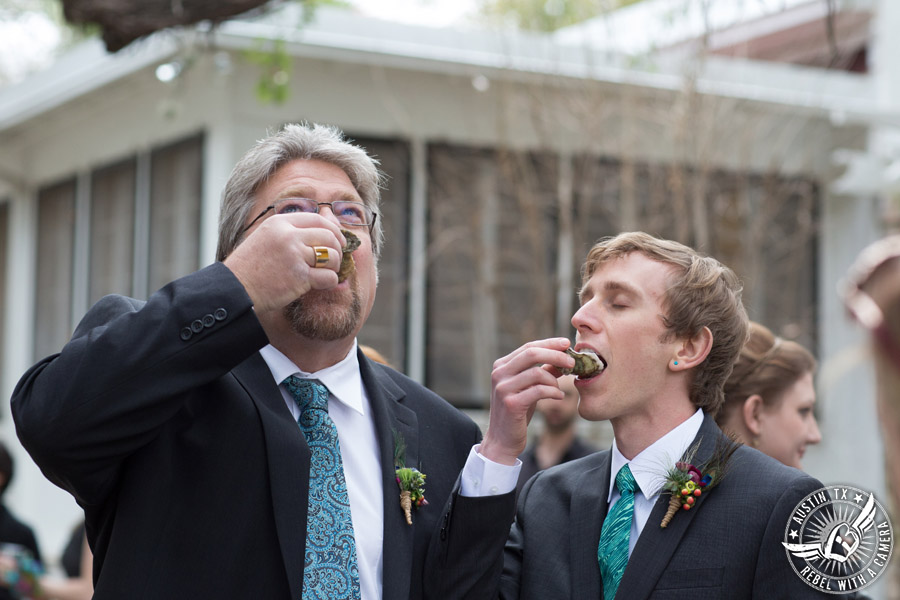 Whimsical Austin wedding pictures at Mayfield Park