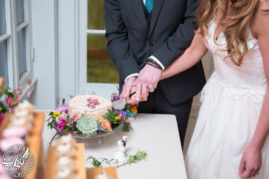 Whimsical Austin wedding pictures at Mayfield Park