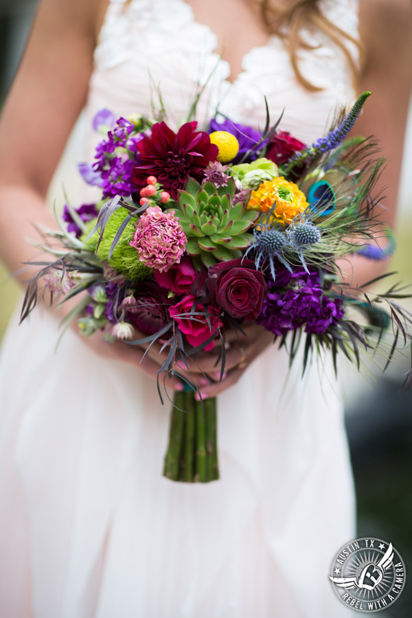 Whimsical Austin wedding pictures at Mayfield Park