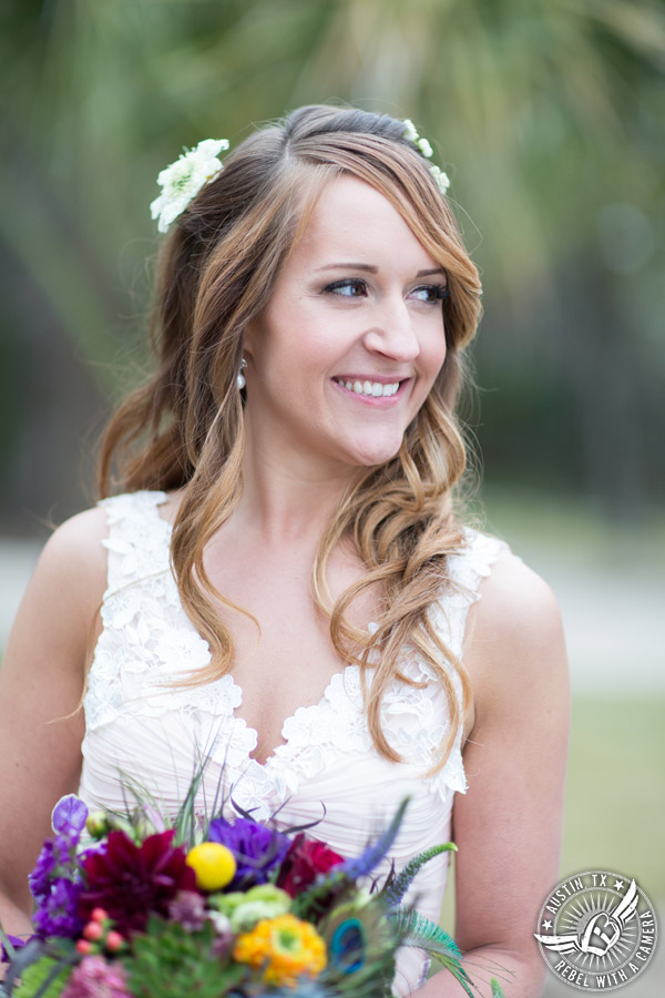 Whimsical Austin wedding pictures at Mayfield Park