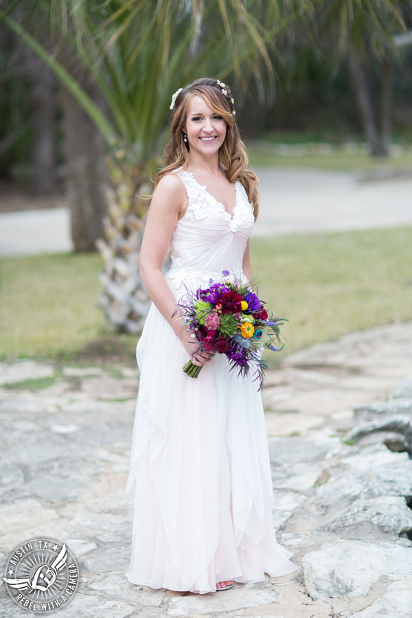 Whimsical Austin wedding pictures at Mayfield Park