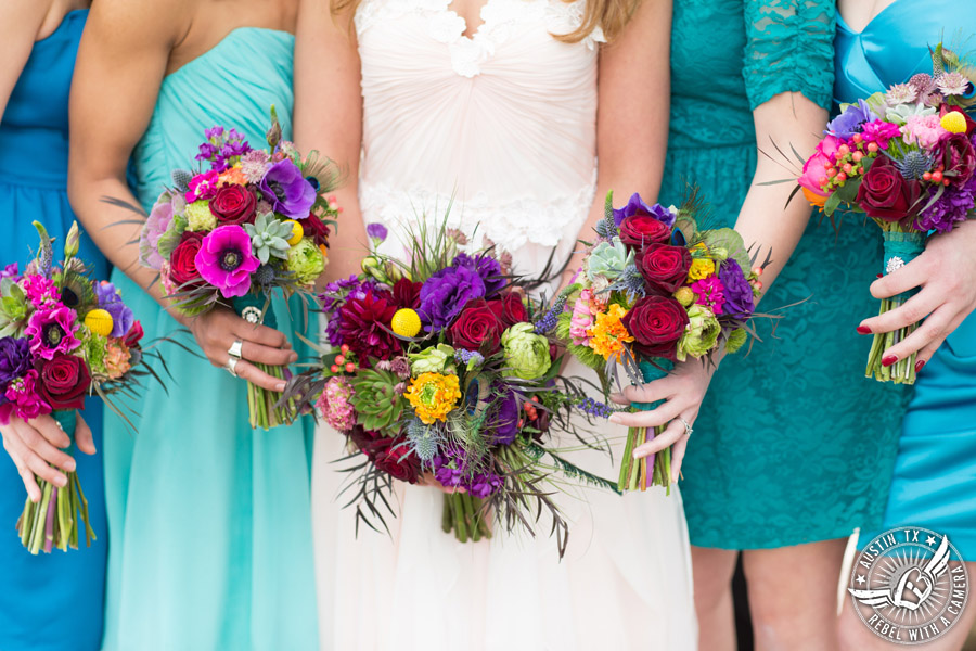 Whimsical Austin wedding pictures at Mayfield Park