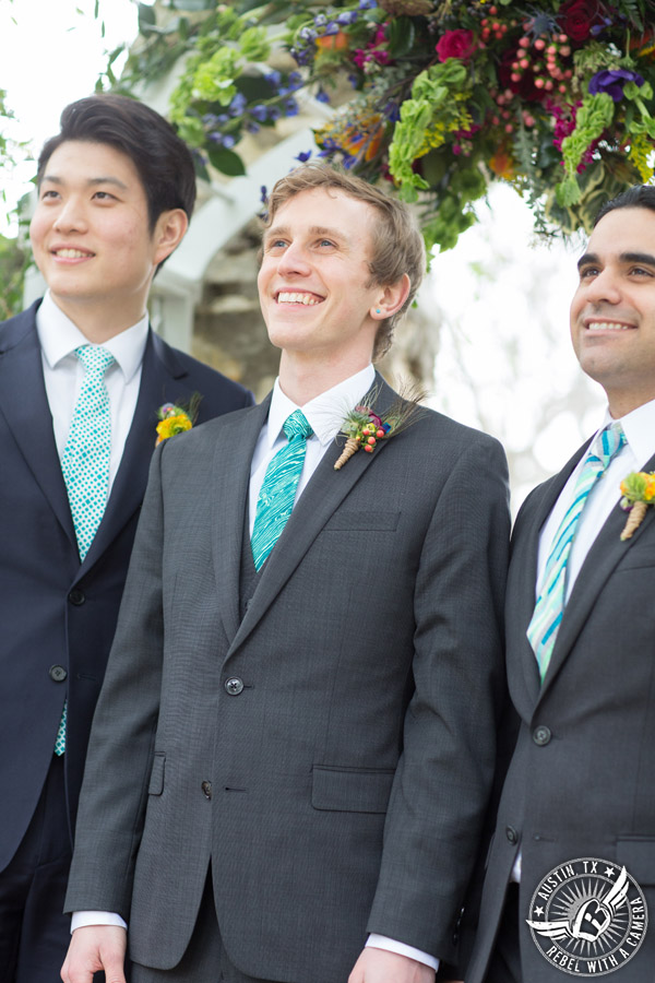 Whimsical Austin wedding pictures at Mayfield Park