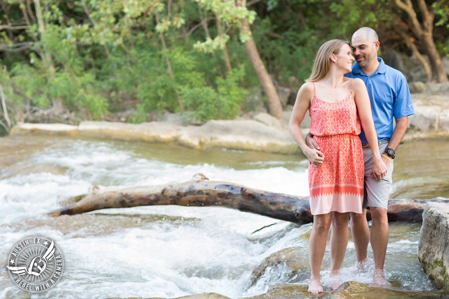 Outdoor engagement portraits in Austin