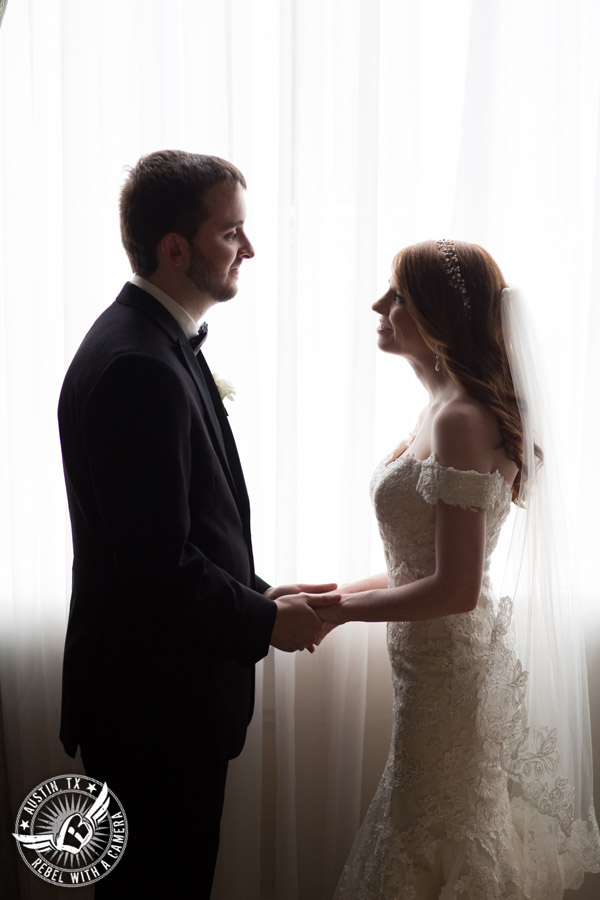 Elegant wedding pictures at the Texas Federation of Women's Clubs Mansion in Austin, Texas 