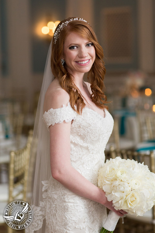 Elegant wedding pictures at the Texas Federation of Women's Clubs Mansion in Austin, Texas 