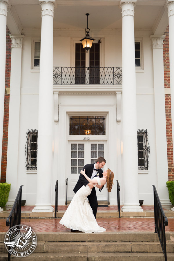 Elegant wedding pictures at the Texas Federation of Women's Clubs Mansion in Austin, Texas 