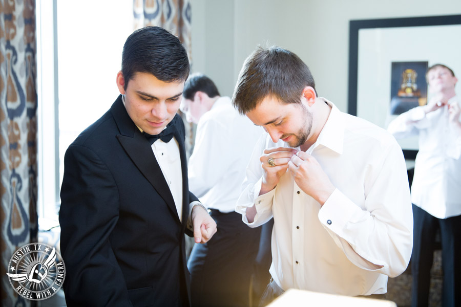 Elegant wedding pictures at the Texas Federation of Women's Clubs Mansion in Austin, Texas 