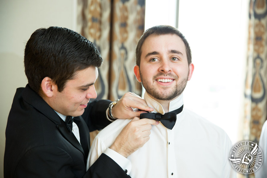 Elegant wedding pictures at the Texas Federation of Women's Clubs Mansion in Austin, Texas 