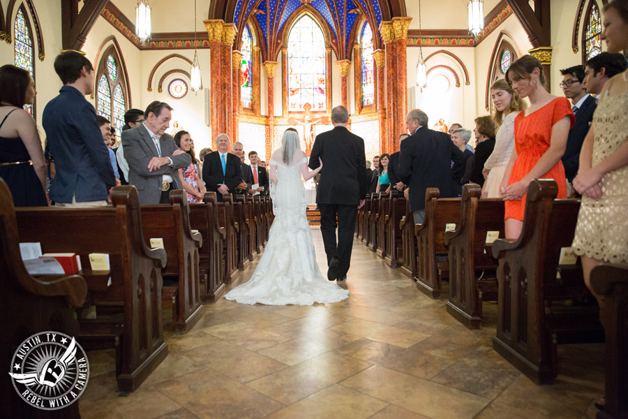 Elegant wedding pictures at the Texas Federation of Women's Clubs Mansion in Austin, Texas 