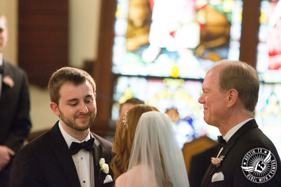 Elegant wedding pictures at the Texas Federation of Women's Clubs Mansion in Austin, Texas 