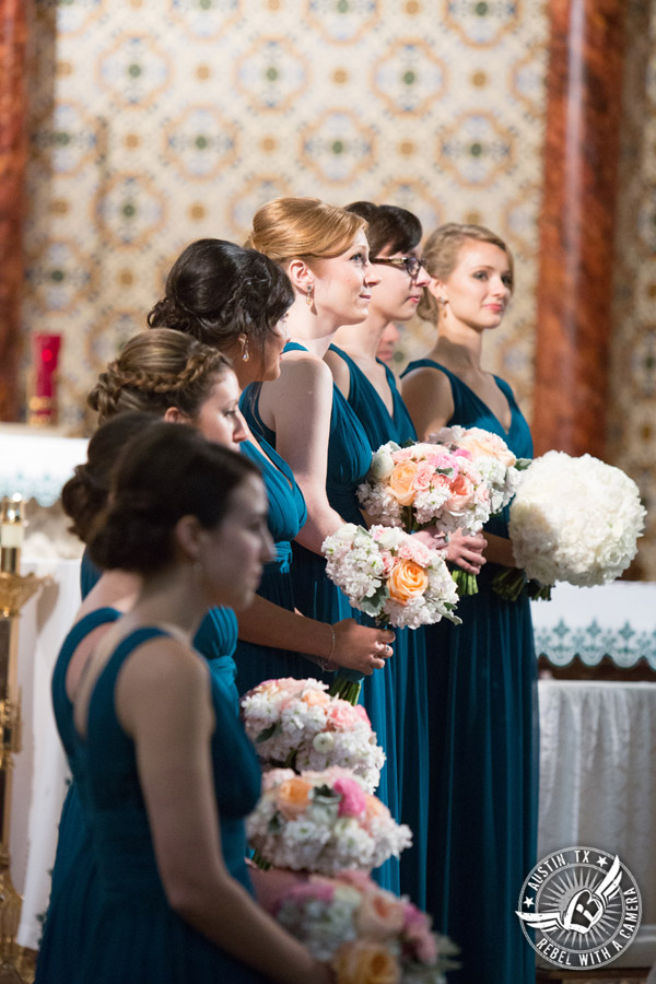 Elegant wedding pictures at the Texas Federation of Women's Clubs Mansion in Austin, Texas 