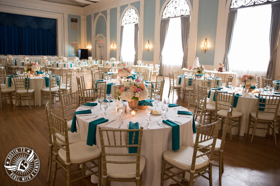 Elegant wedding pictures at the Texas Federation of Women's Clubs Mansion in Austin, Texas 