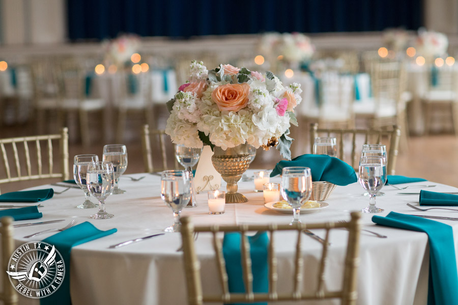 Elegant wedding pictures at the Texas Federation of Women's Clubs Mansion in Austin, Texas 