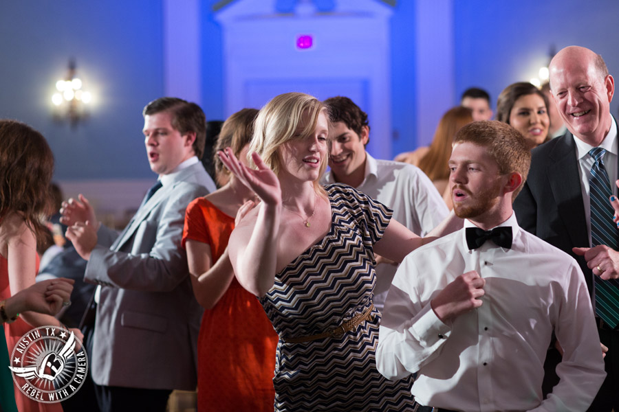 Elegant wedding pictures at the Texas Federation of Women's Clubs Mansion in Austin, Texas 