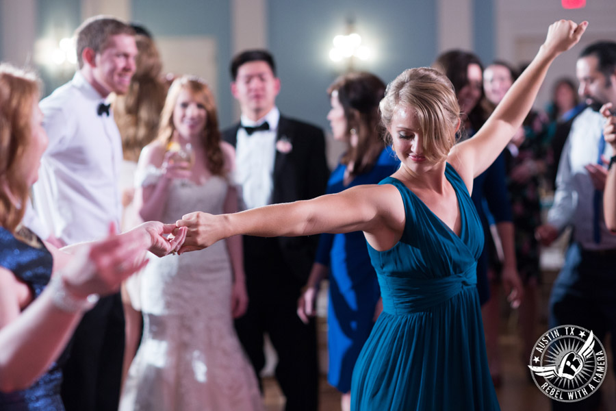 Elegant wedding pictures at the Texas Federation of Women's Clubs Mansion in Austin, Texas 