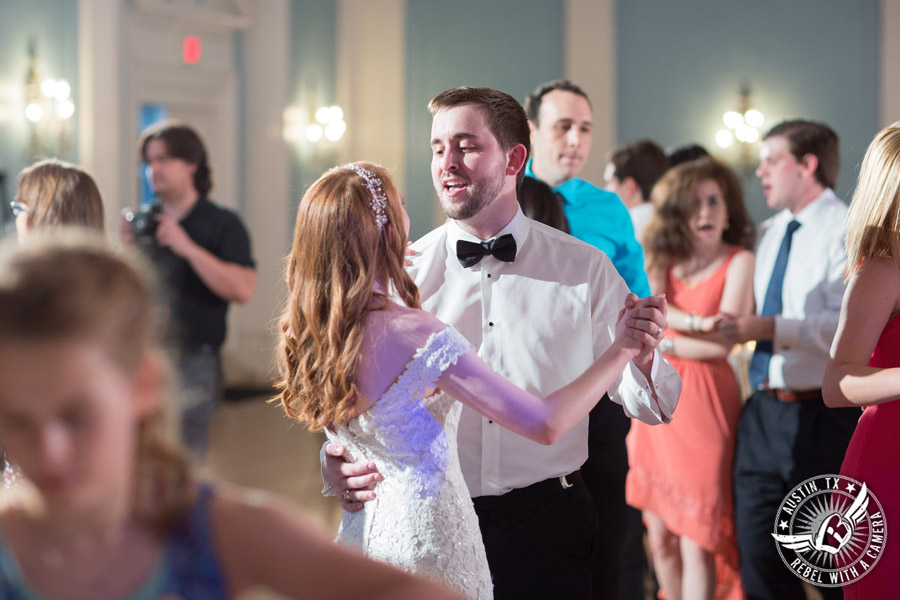 Elegant wedding pictures at the Texas Federation of Women's Clubs Mansion in Austin, Texas 