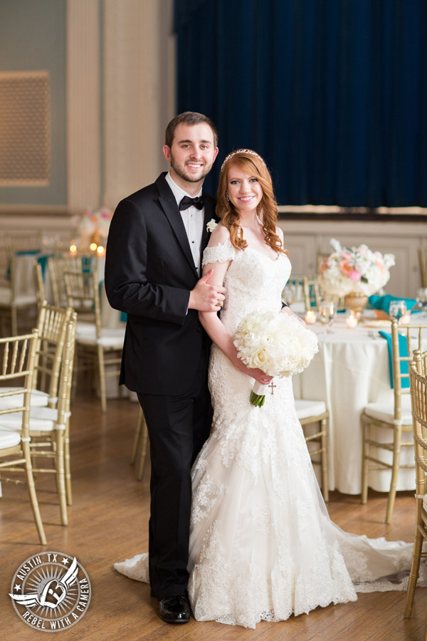 Elegant wedding pictures at the Texas Federation of Women's Clubs Mansion in Austin, Texas 