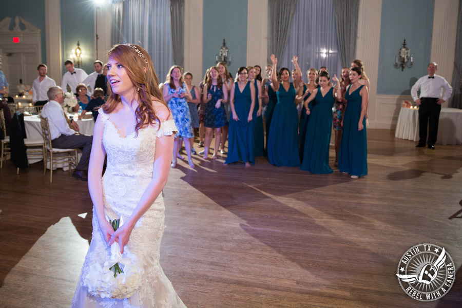 Elegant wedding pictures at the Texas Federation of Women's Clubs Mansion in Austin, Texas 