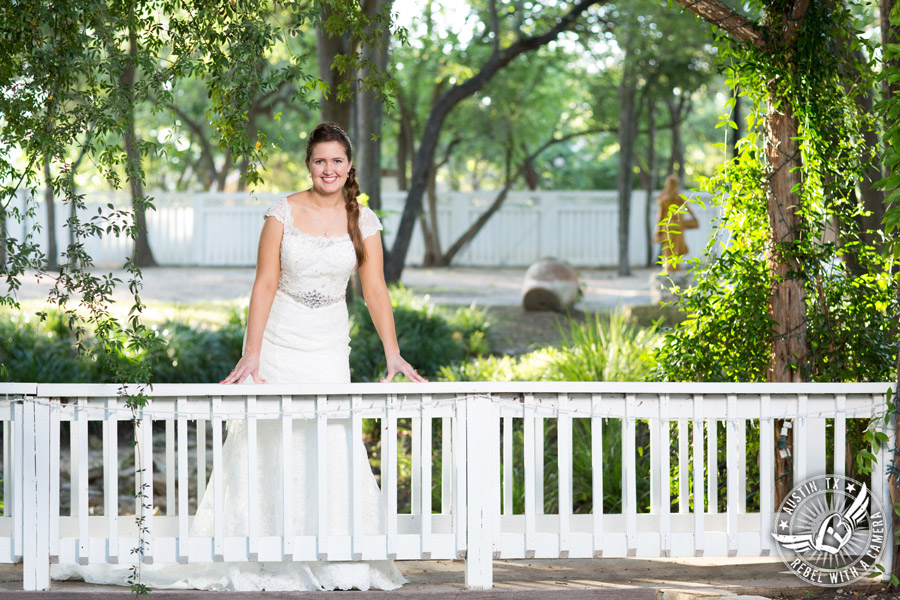 Lovely bridal portraits at Casa Blanca on Brushy Creek