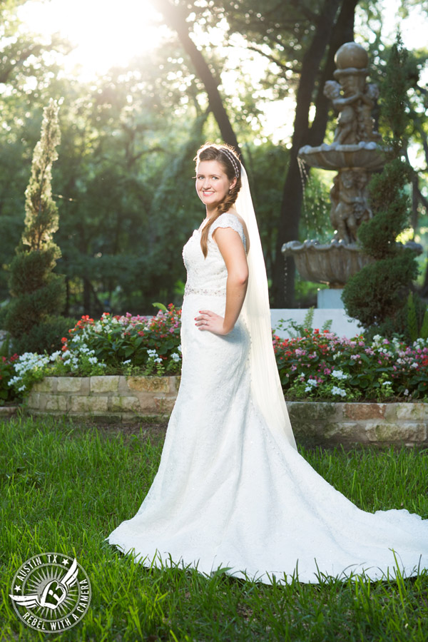 Lovely bridal portraits at Casa Blanca on Brushy Creek