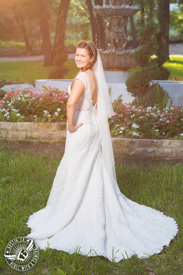 Lovely bridal portraits at Casa Blanca on Brushy Creek