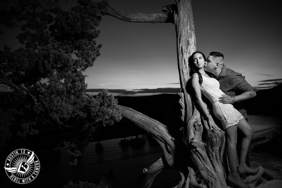 Engagement pictures at the Pennybacker Bridge in Austin