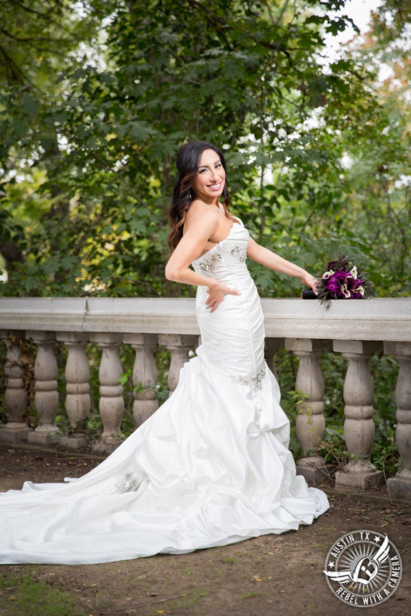 Dramatic bridal portraits at Laguna Gloria the Contemporary Austin with purple calla lily bouquet by Statue of Design.