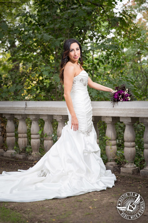 Dramatic bridal portraits at Laguna Gloria the Contemporary Austin with purple calla lily bouquet by Statue of Design.