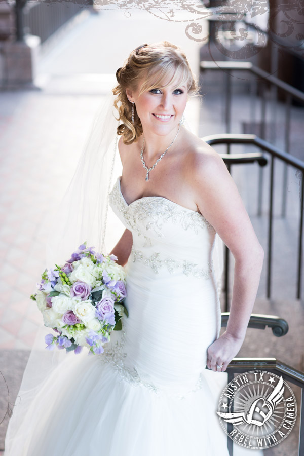 beautiful bridal portraits at the texas state capitol