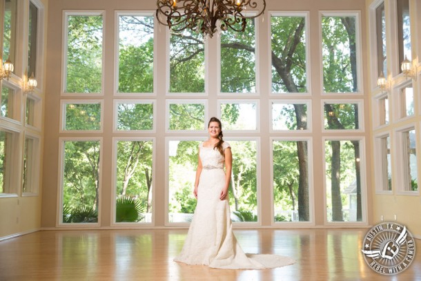 Lovely bridal portraits at Casa Blanca on Brushy Creek