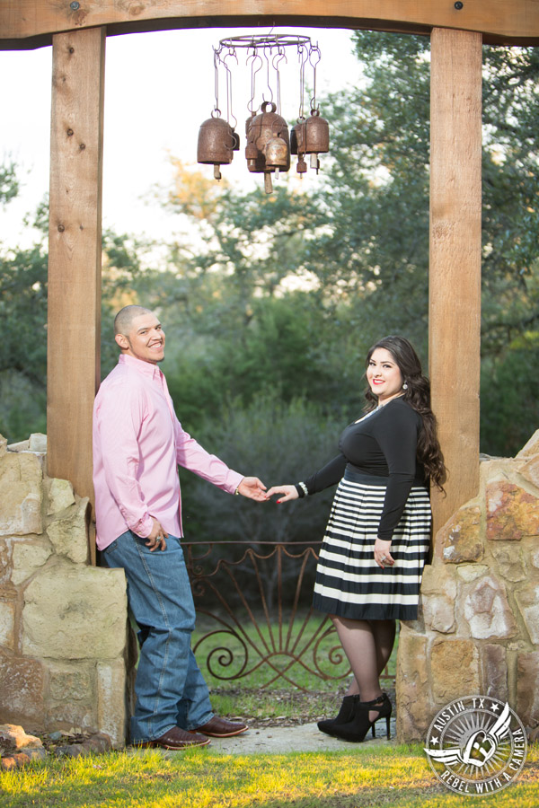 engagement-portraits-at-kindred-oaks-10