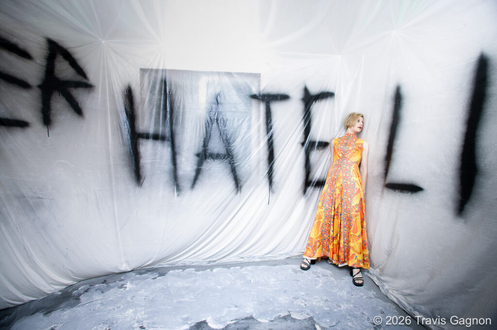 The White Room – Travis Gagnon-012